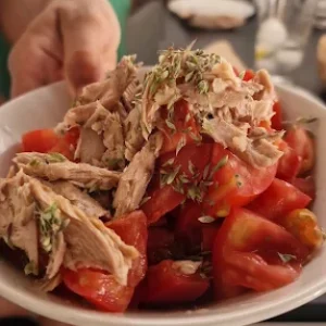 Tomate de Conil con melva y orégano